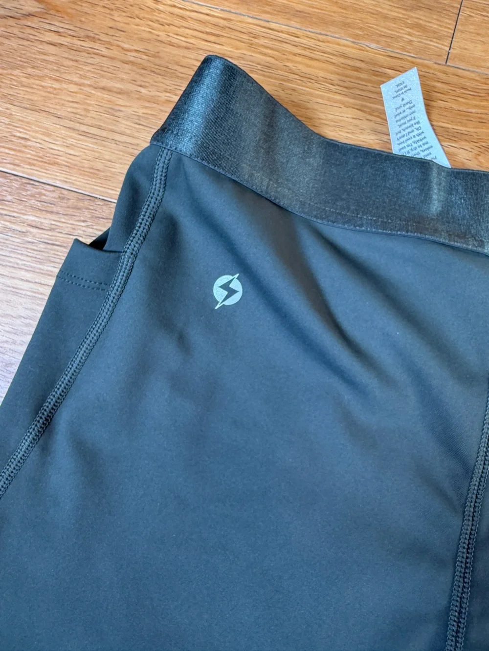 POPFLEX GREEN Bike Shorts with Subtle Logo - Picture 4 of 4